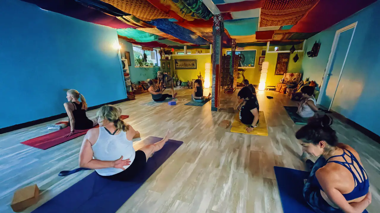 (Recorded) WAKE UP VINYASA (with Isabella) - LIVESTREAM & ST